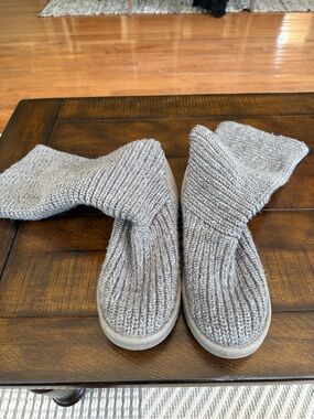 UGG Heathered Knit Bootie Slippers in Light Gray